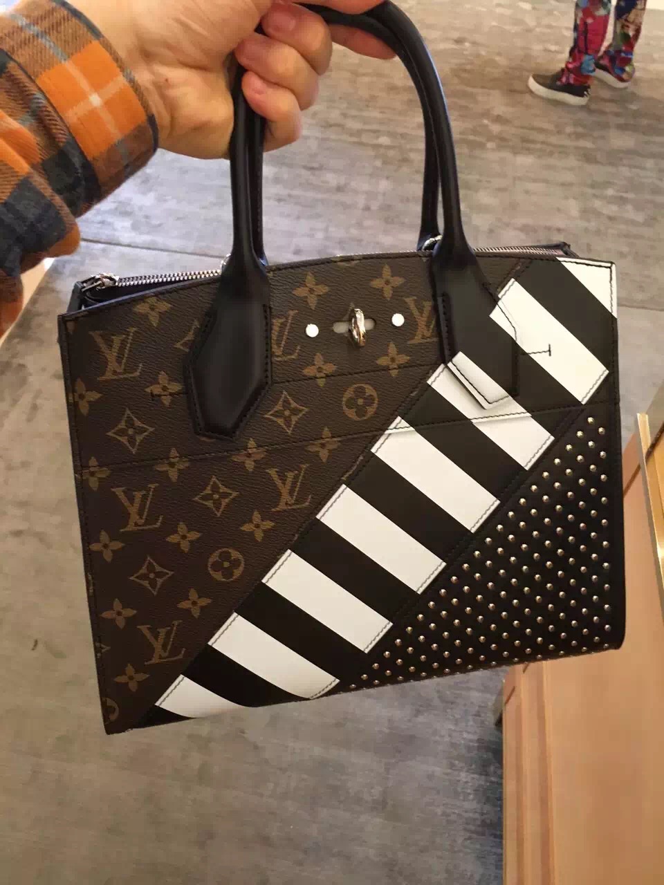 Authentic Louis Vuitton Monogram City Steamer MM Bag M42347